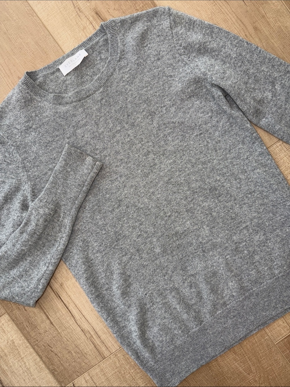 Everlane Women’s Heather Grey crewneck Cashmere Sweater-SM